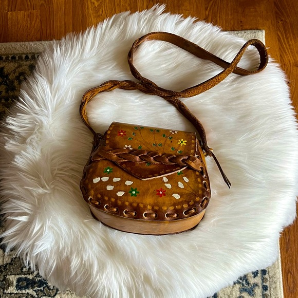 Handbags - Vintage Floral Leather Purse